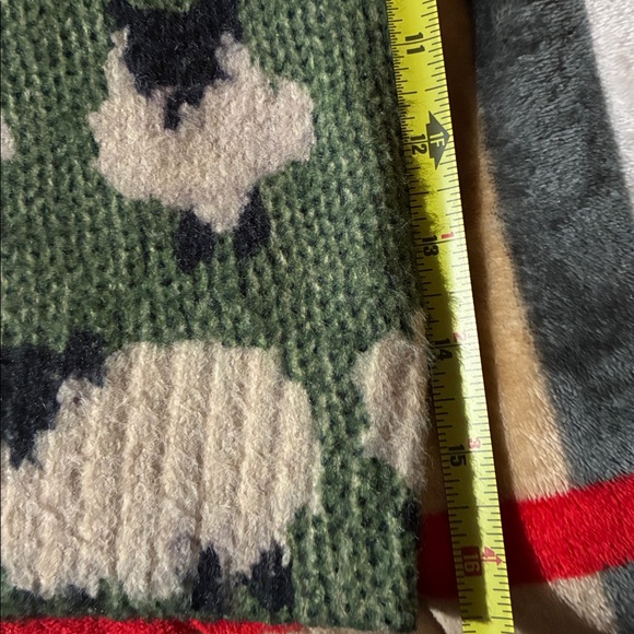 Green Sheep Pattern Sweater - Picture 7 of 7